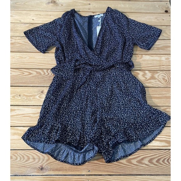 NWT L Love Patterned Ruffle Trim Romper Size Medium Women’s Black Tie Waist - Picture 1 of 9
